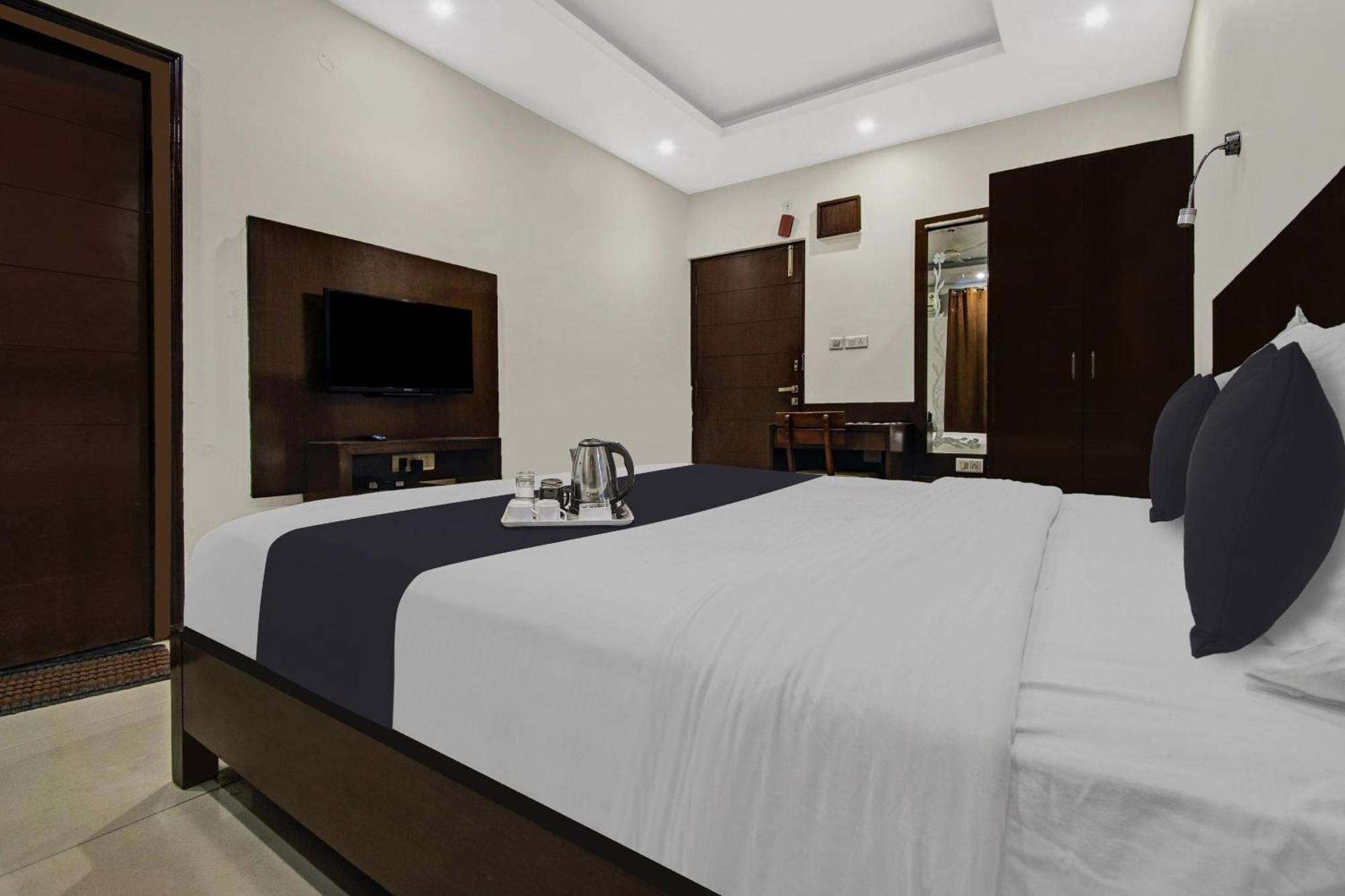 Townhouse Oak Hotel Heritage Heights ジャイプール エクステリア 写真